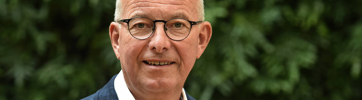 Krifa formand giver depechen videre